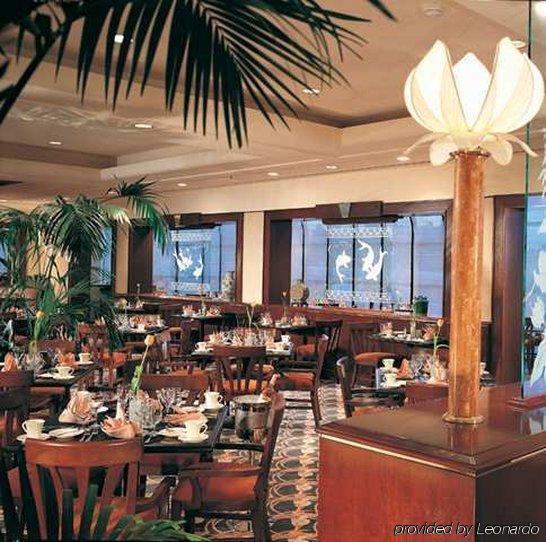 Готель Doubletree By Hilton Роузмід Ресторан фото